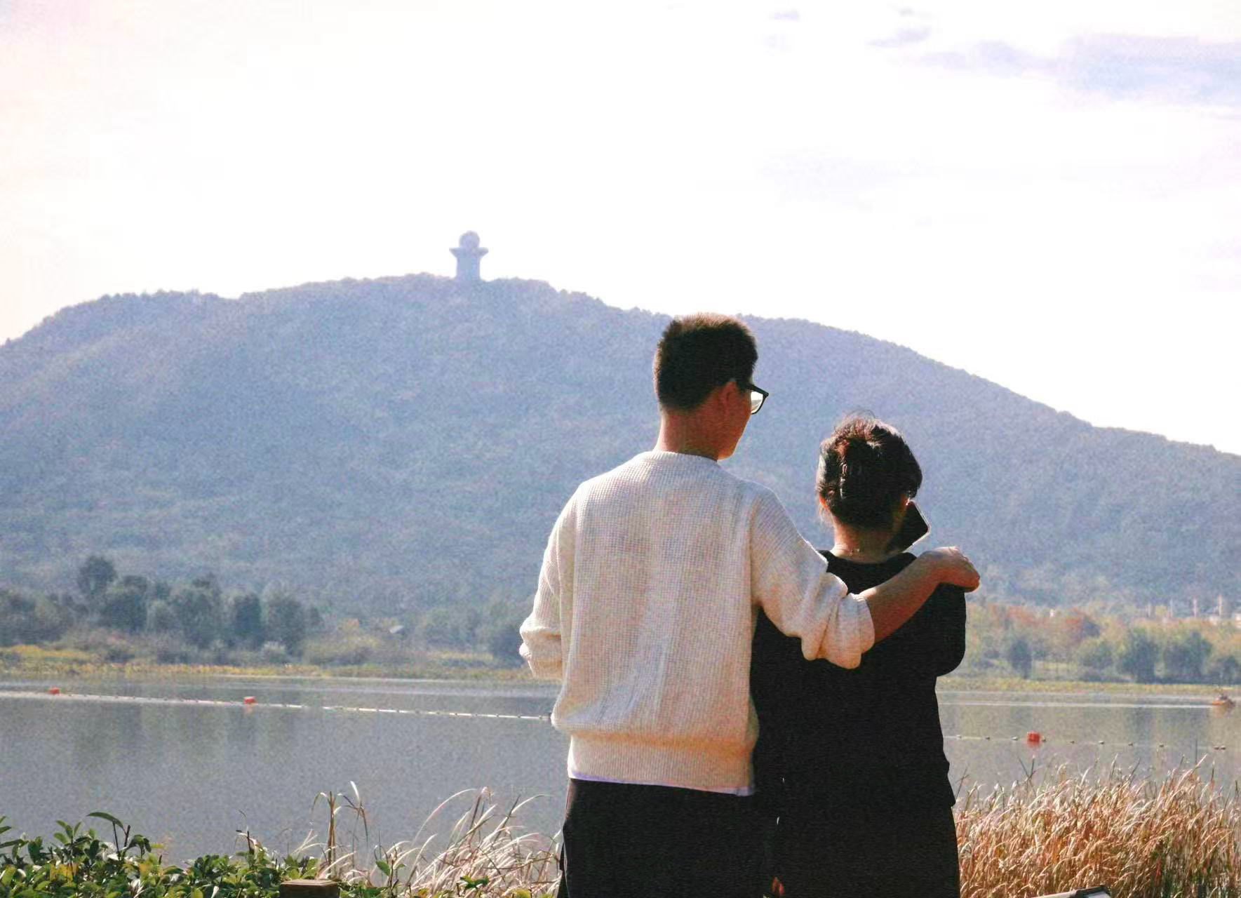 新人相处的温馨瞬间